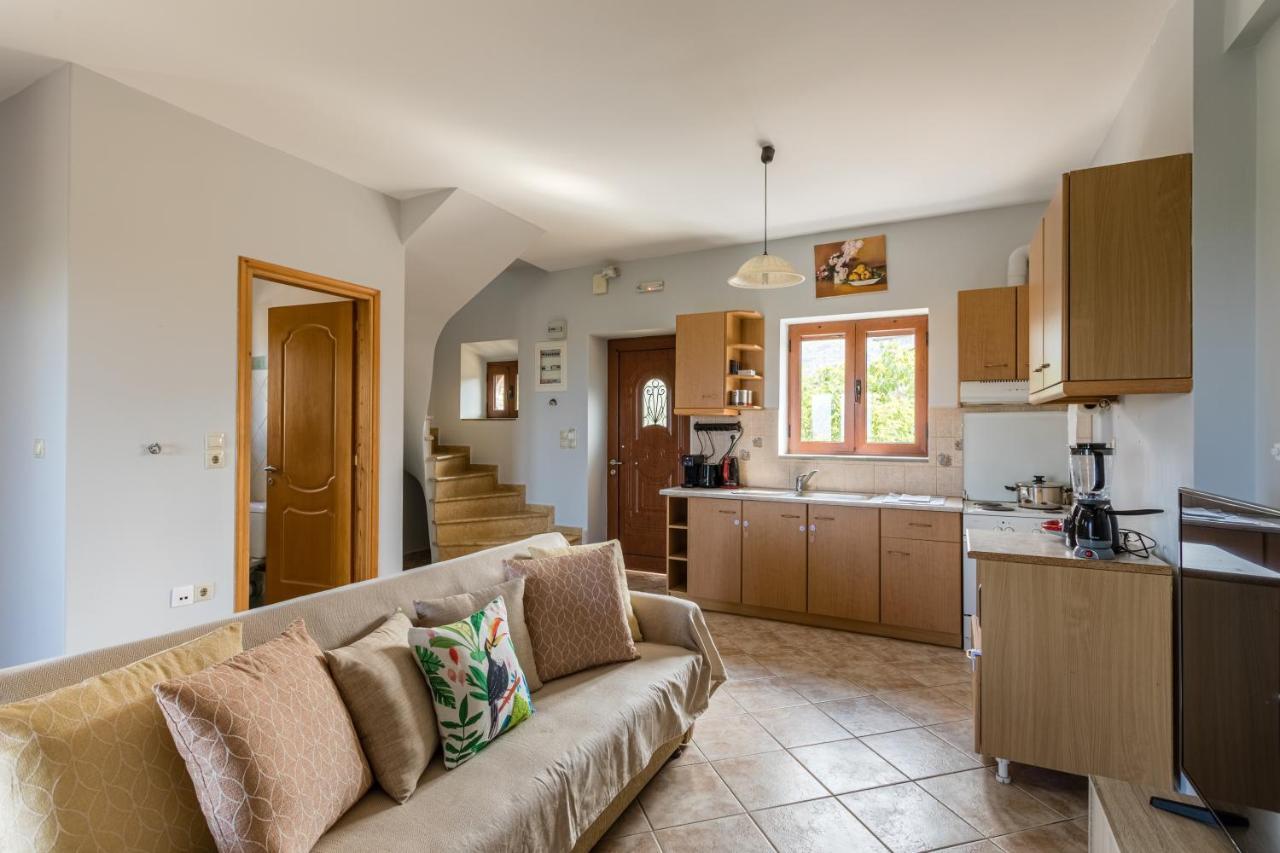 Chioureas Apartments Lévktron 외부 사진