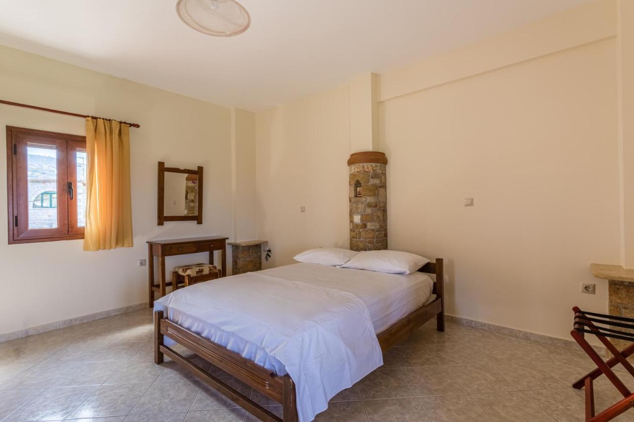 Chioureas Apartments Lévktron 외부 사진